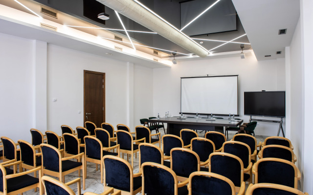 Отель Alexander Resort