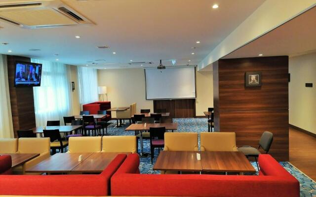 Hampton by Hilton Samara