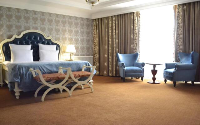 Sultan Plaza Hotel