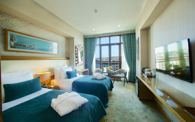 Momento Golden Horn Hotel
