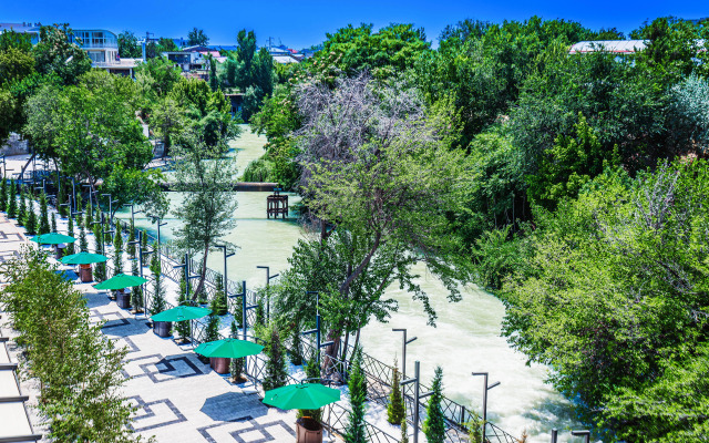 River Inn Hotel