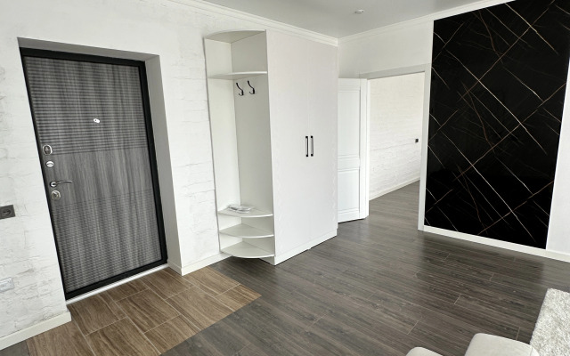 19 Na Akademicheskoy Apartments