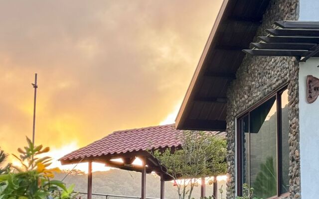 Pika 01 by Pika Cabins Chalet