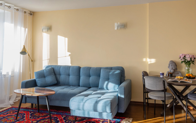 S Balkonom Na Novoslobodskoy Flat