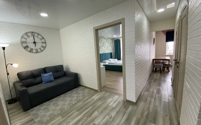 Квартира четырехкомнатная на Цюрупы, 84