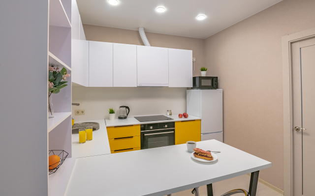 Апартаменты TopHouse на Каплунова 10 трёхкомнатные