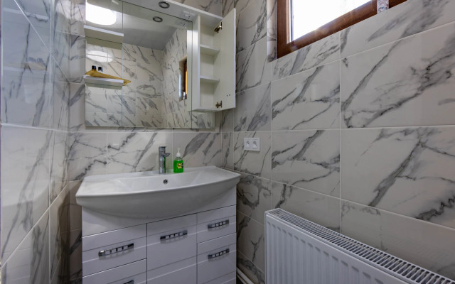 Ogromnaya S Shikarnym Vidom Flat