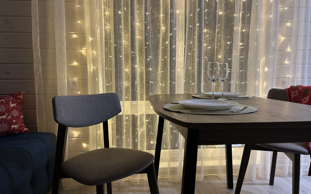 Частный дом на берегу реки