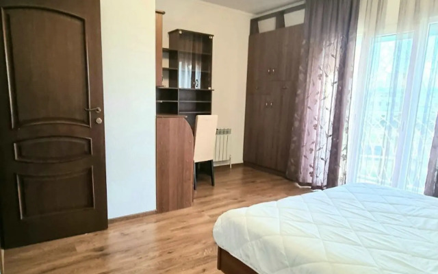 Частный дом Таунхаус Трёхэтажный на Пионерском Проспекте 114В