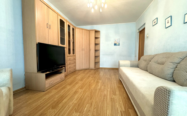 2-Komn Apartland  Lenina Metallurgov Mira Tsentr Flat