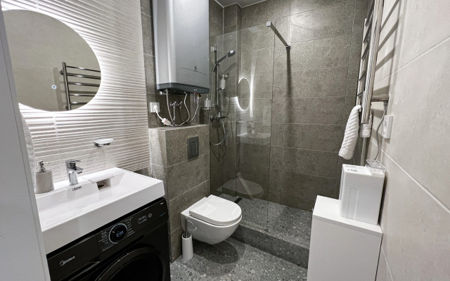 Kaskad na Pervoy Beregovoy Linii Flat