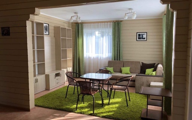 Kottedzhi v Arendu Beregovaya 40 Guest House