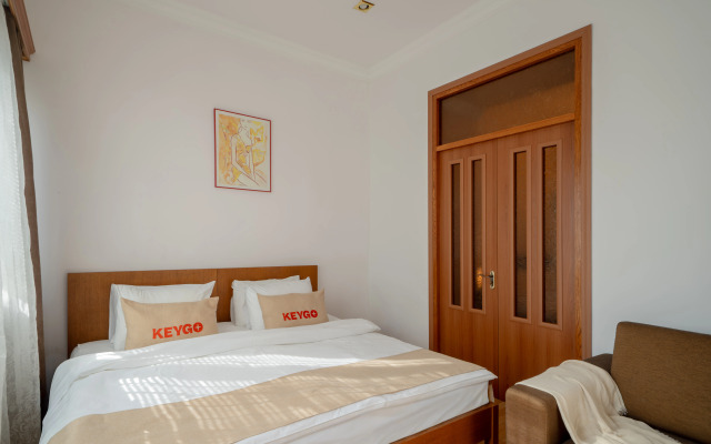 Апартаменты  с 2 спальнями KeyGo 0184 около Ереванского Оперного Театра