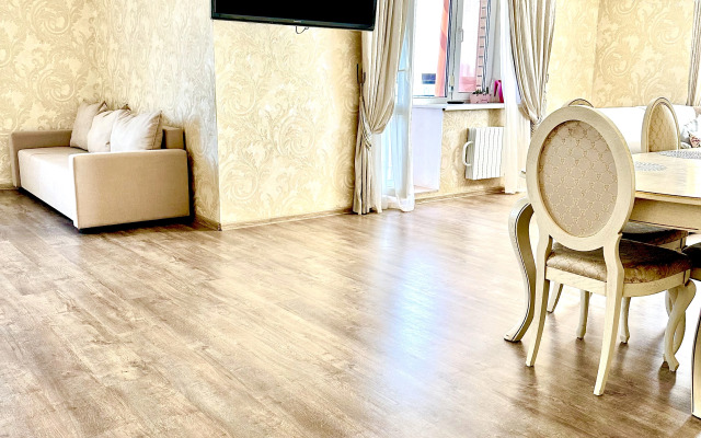 V Tsentre Flat