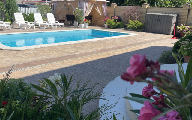 Zhemchuzhina u Morya Flat