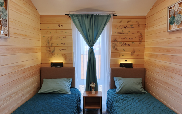 V Gostyakh U Dubrovskikh Guest house