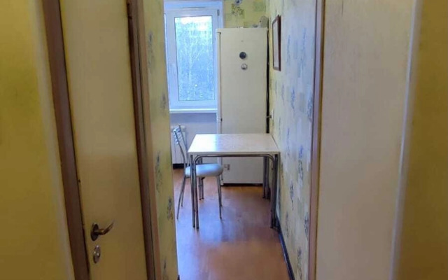 Na Prospekte Khudozhnikov 7k2 Flat