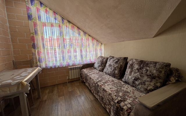 Квартира двухкомнатная Туристическая 3