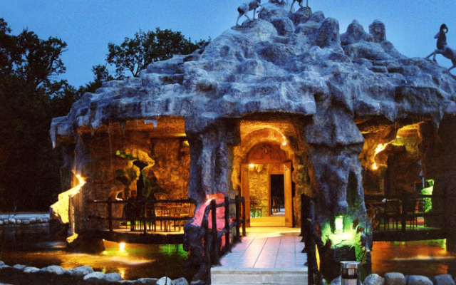 Atlant Holiday Village Hotel
