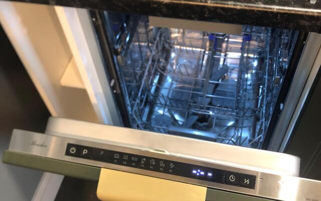 Апартаменты в Сердце Петербурга с колонкой Алиса