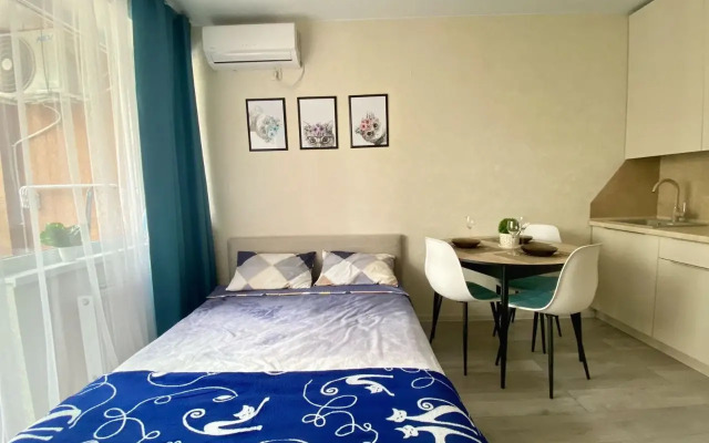 Na Pervoy Linii Morya Flat