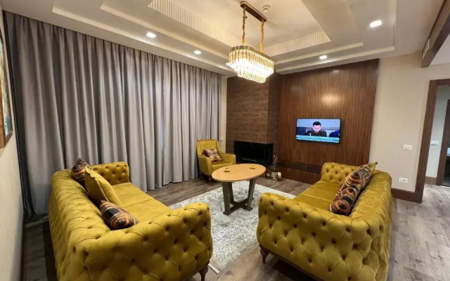 Golden Palace Hotel