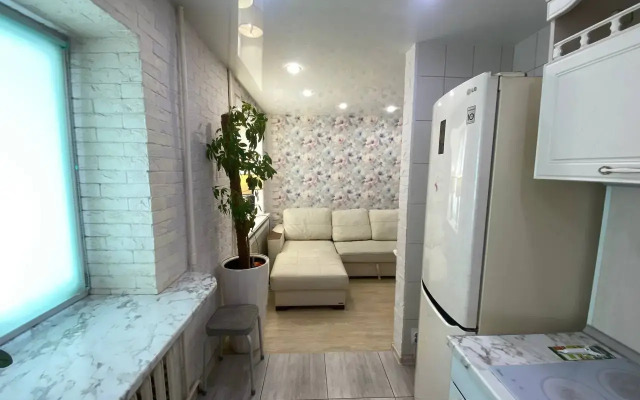 Ryadom S Parkom Gagarina V Spalnom Rayone Flat