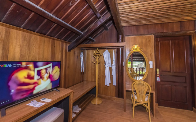 Sankofa Village Hill Resort and Spa Hotel