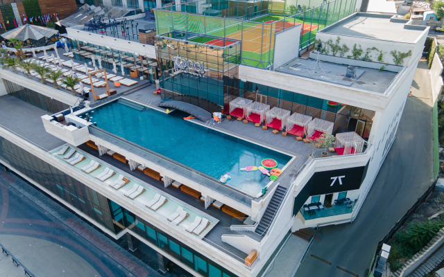 Seven Visions Resort And Places, The Dvin