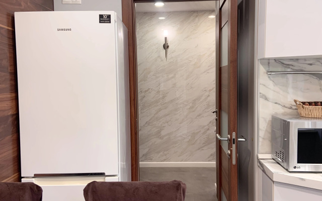 Квартира Уютная в Тихом Центре на Роз 61 10 Минут до Моря