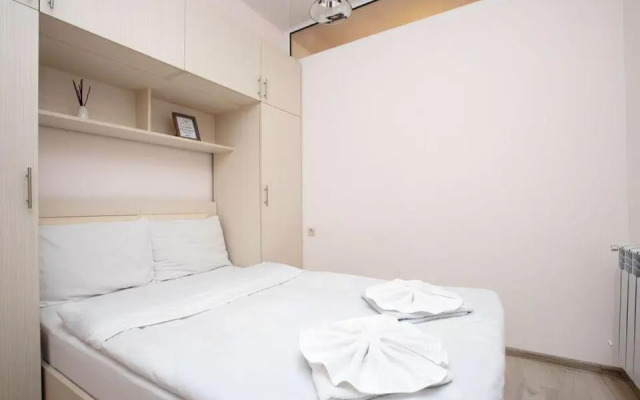 89 Tryohkomnatnaya v Serdtse Erevana Flat