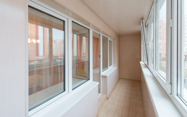Sapfir s Zakrytym Dvorom, Ryadom s TTS Ostrov, Mat i Dity Apartments