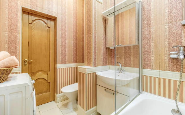 3 Spalni U Manezhnoy Ploschadi 8 gostei Apartments