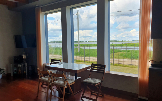 Dom c saunoj na beregu Volgi Private house