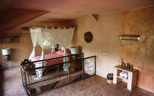 La Taverna Suites Hotels