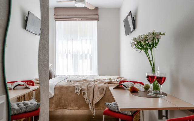 Apartment Flowers 2