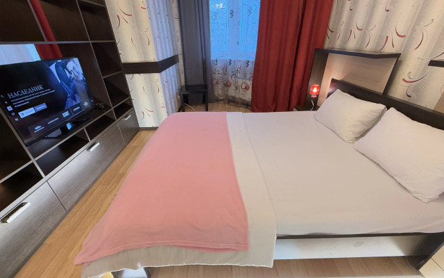 Tut Khorosho Na Surikova 53a 2 Flat