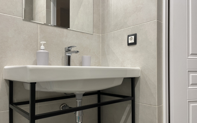 S Dizaynerskim Remontom Studio Flat