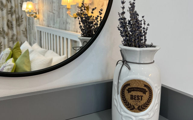 Апартаменты Олива с зоной патио и отдельной спальней