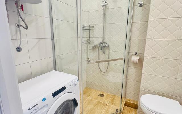 S Balkonom I Kukhney Apartments