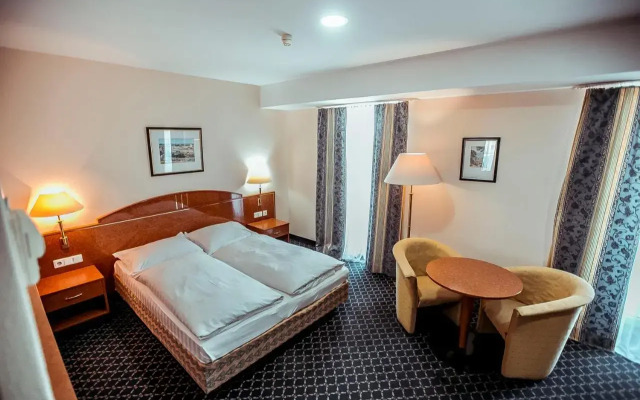 Shodlik Palace Hotel