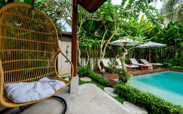 Hijau by EVDEkimi – Charming 2BR Escape with Pool, Outdoor Lounge, Lush Garden – Long Stay Extras Villa