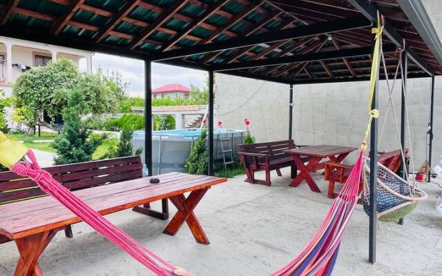 Riverside Cottage Poti Hotel