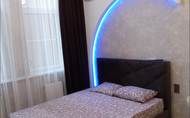 Квартира с красивой круглой подсветкой