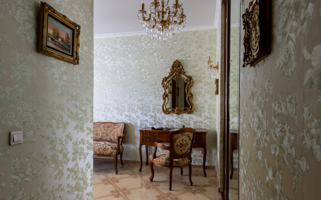 Апартаменты Aristocrat Flat