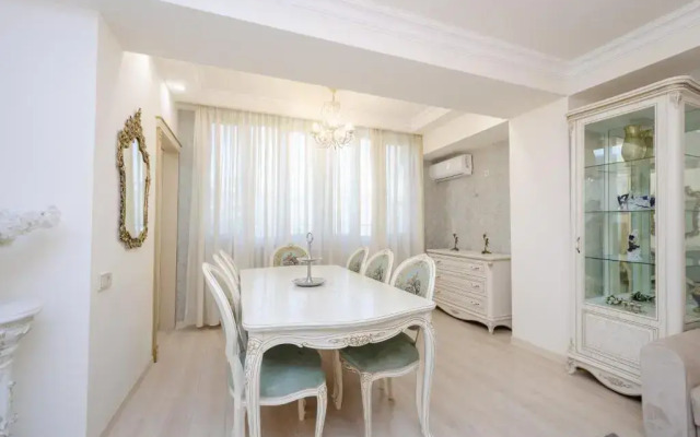 Apartments 5a Chudesnaya Kvartira V Tsentre Stolitsy S Realnymi Foto