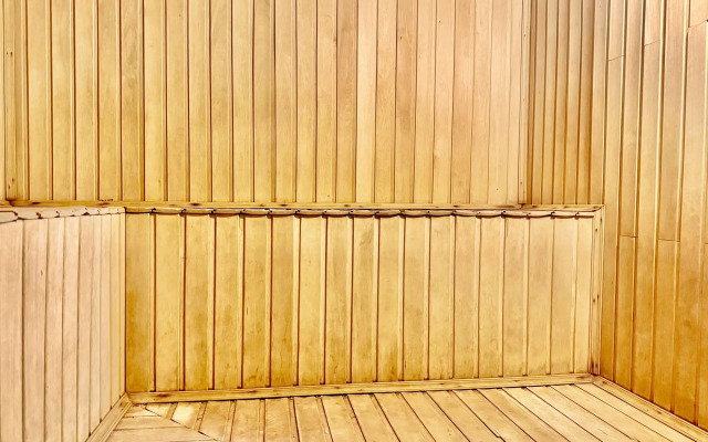 Thach from Travel Hotels Entourage