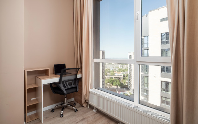 Yevrodvushka S Potryasayuschim Vidom Na Gorod Flat