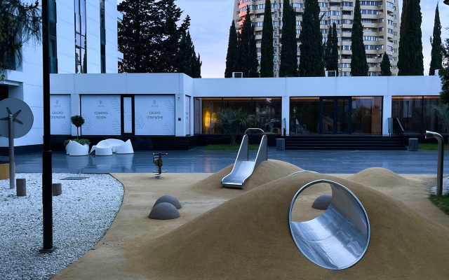 Dvukhurovnevye s basseynom Apartments