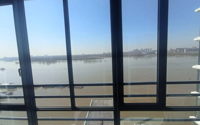 Panoramny Vid Na Reku Ob Apartments